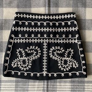 Millau / Black & White Embroidered Mini Skirt